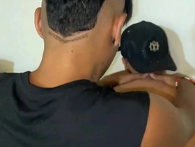 CAMINHONEIRO PAGOU O ATOR PORNO DE 24CM PARA FODER SEU RABO - FULL SHEER.COM